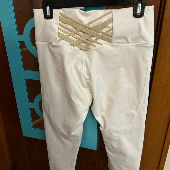 FABLETICS Power Hold Boost egret/gold legging Size L - Picture 3 of 4